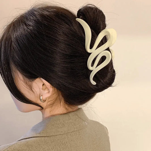 Sculpted Wave Claw Clip